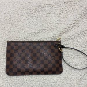 Louis Vuitton Neverfull Pouch